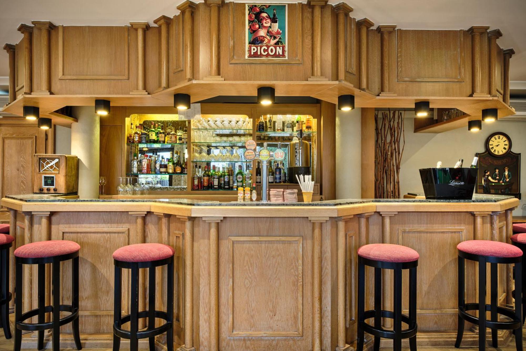 Hotel Restaurant Crystal Erstein Buitenkant foto