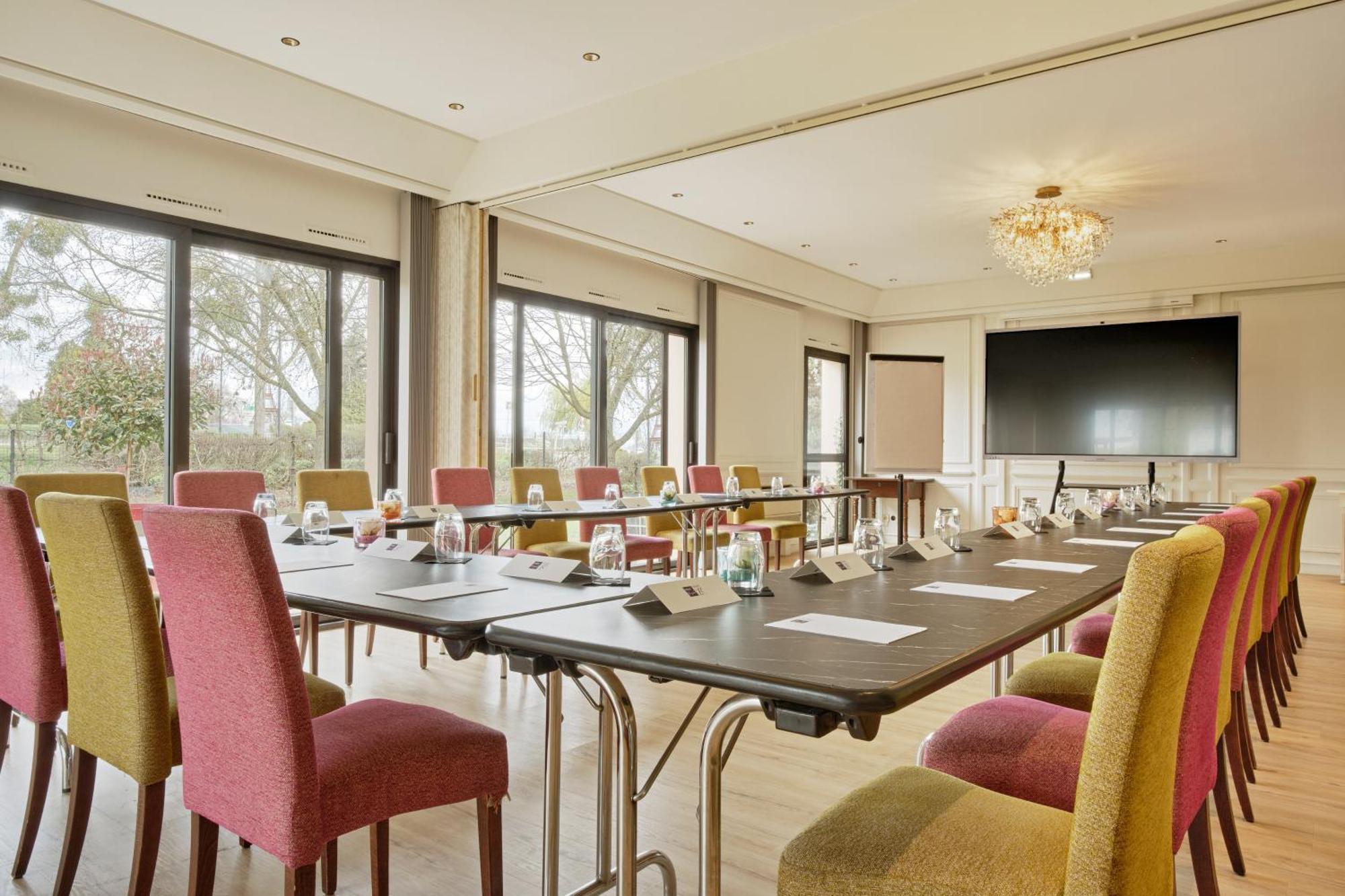Hotel Restaurant Crystal Erstein Buitenkant foto